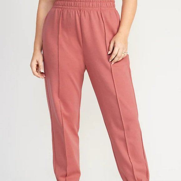 High-Waisted Dynamic Fleece Pintucked Sweatpants - Picture 1 of 7